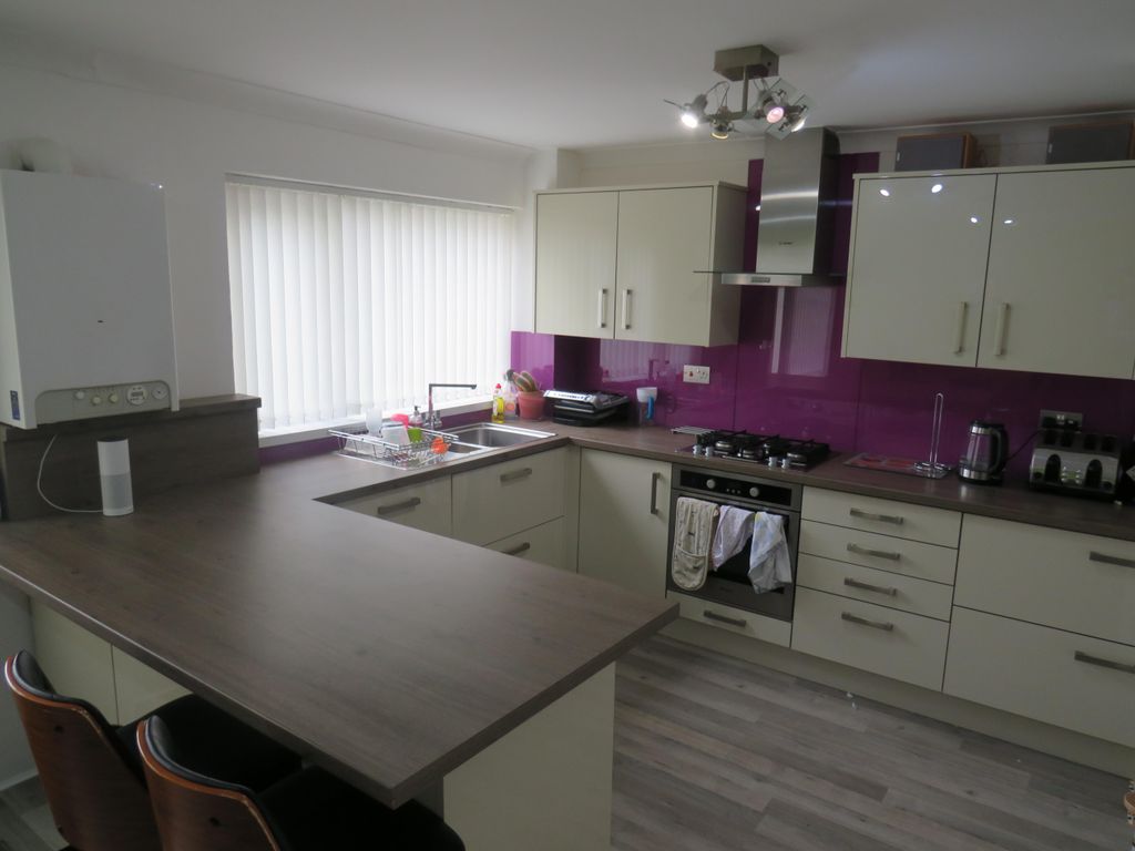 3 bed property to rent in Bryn Pinwydden, Cardiff CF23, £1,200 pcm