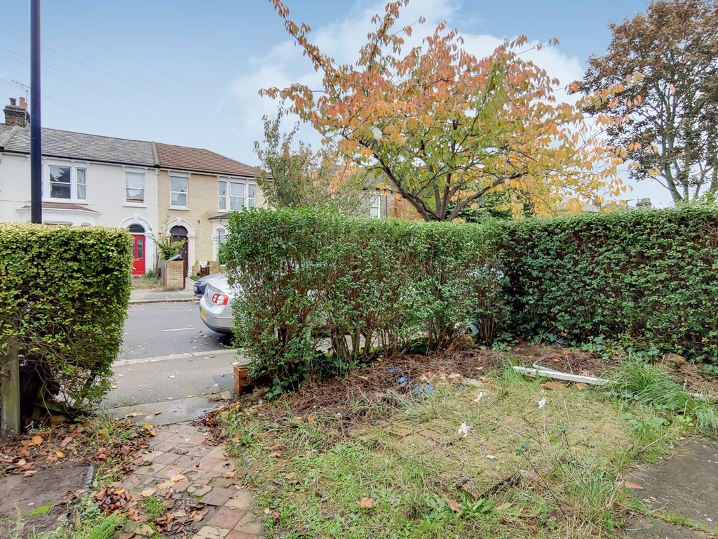 4 bed terraced house for sale in Durham Road, Manor Park E12, £650,000