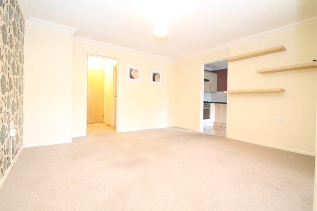 1 bed flat to rent in Chandler Court, Thornton Heath CR7, £1,150 pcm