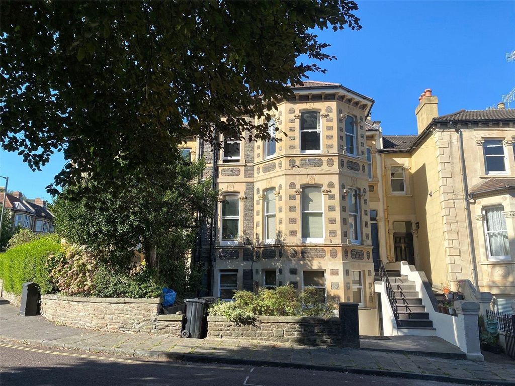 2 bed flat to rent in Montrose Avenue, Bristol, Somerset BS6, £1,400 pcm