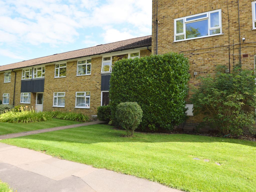1 bed flat to rent in Woodfield Lane, Ashtead KT21, £1,150 pcm