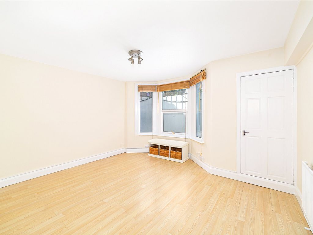 1 bed flat for sale in Humbolt Road, London W6, £350,000