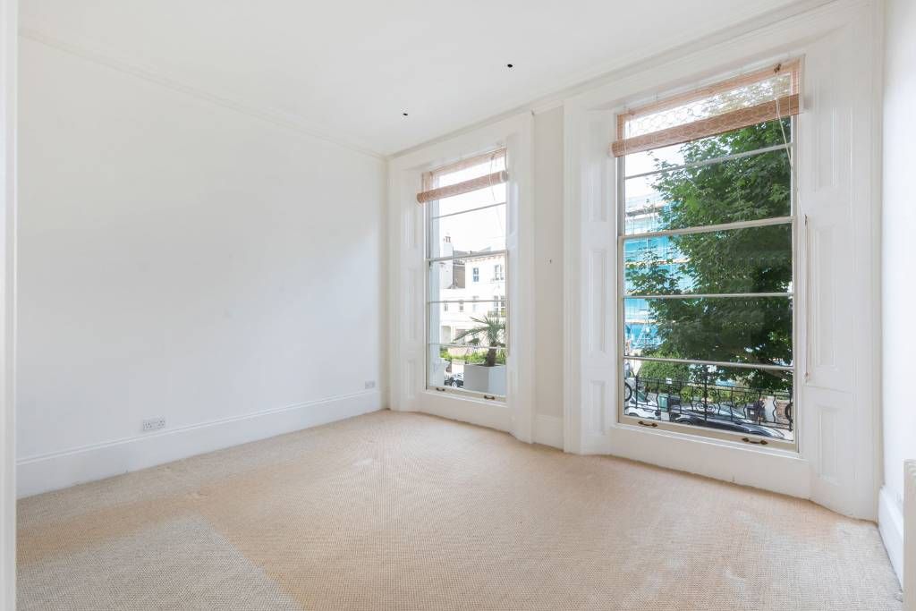 2 bed flat for sale in Regents Park Road, Primrose Hill, London NW1, £1,375,000