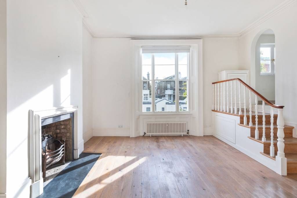 2 bed flat for sale in Regents Park Road, Primrose Hill, London NW1, £1,375,000