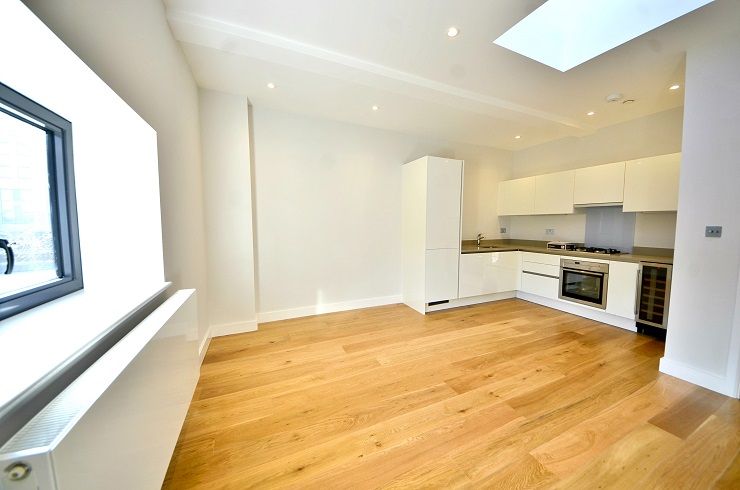 1 bed flat for sale in Holloway Road, London N7, £399,950