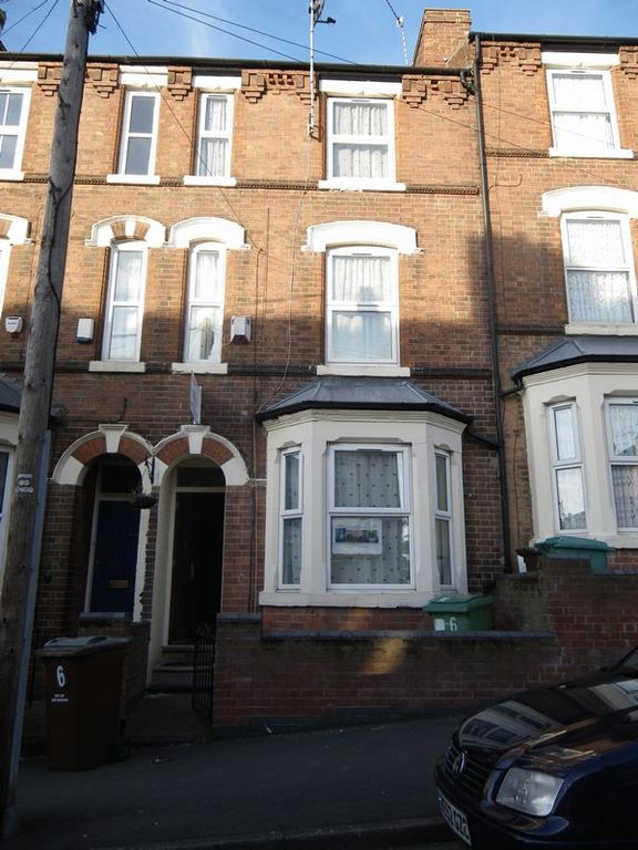 5 bed shared accommodation to rent in Bentinck Road, Nottingham NG7, £455 pcm