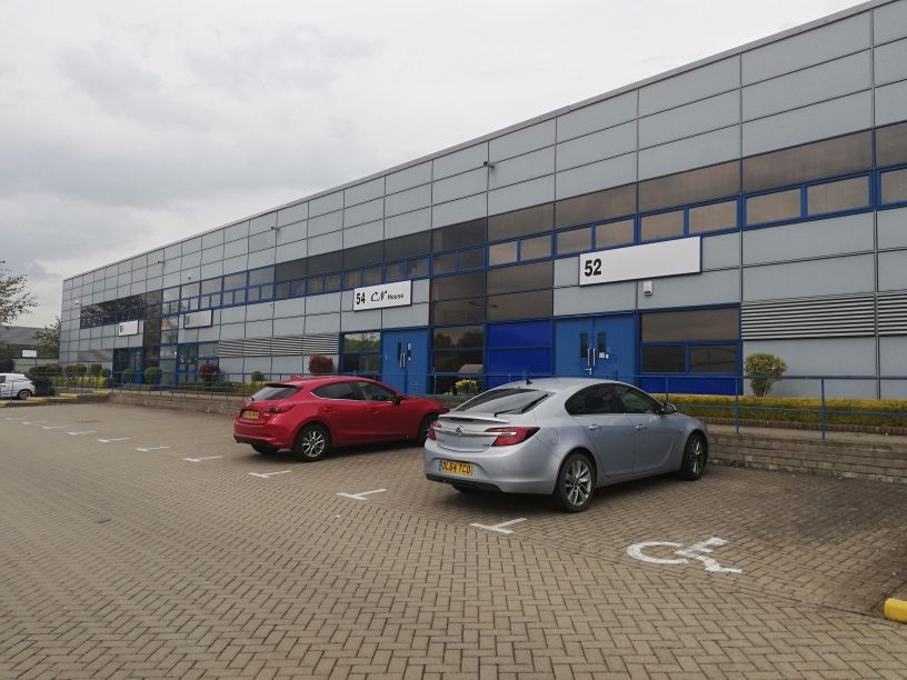 Warehouse to let in Tanners Drive, Blakelands MK14, £45,000 pa