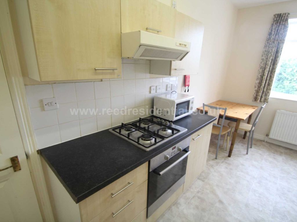 2 bed flat to rent in Exeter Road, Selly Oak B29, £968 pcm