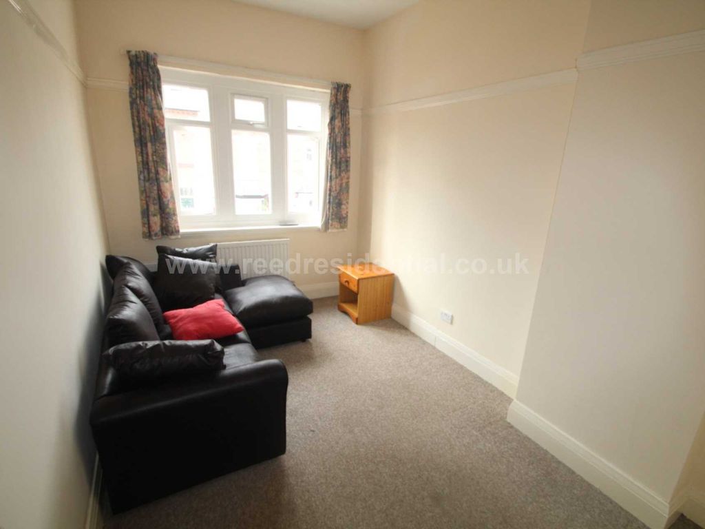 2 bed flat to rent in Exeter Road, Selly Oak B29, £968 pcm