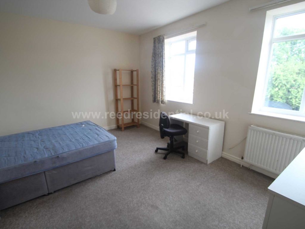 2 bed flat to rent in Exeter Road, Selly Oak B29, £968 pcm