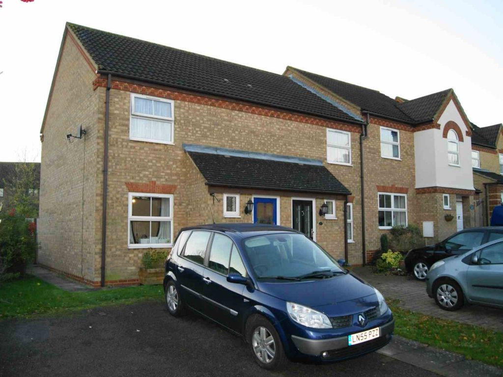 2 bed end terrace house to rent in Jasmin Way, Fields End HP1, £1,450 pcm