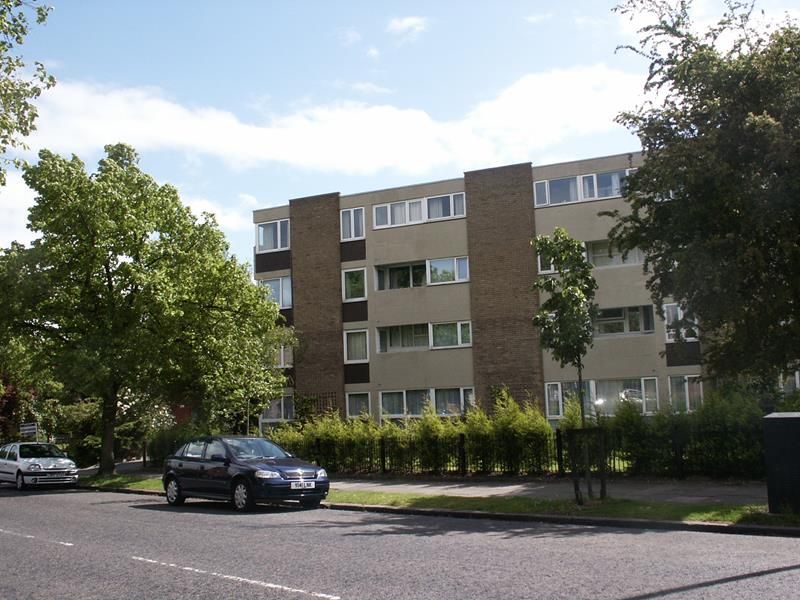 2 bed flat to rent in Kimbolton Court, Kimbolton Road, Bedford MK40, £995 pcm
