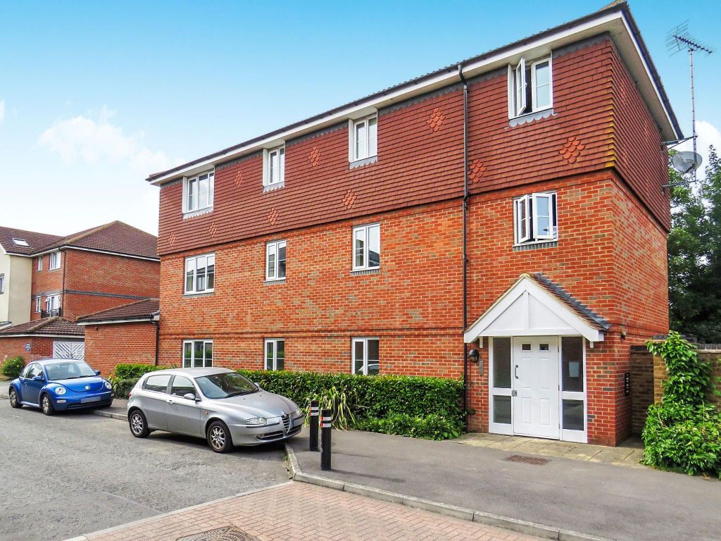2 bed flat to rent in Kiln Way, Dunstable LU5, £1,250 pcm