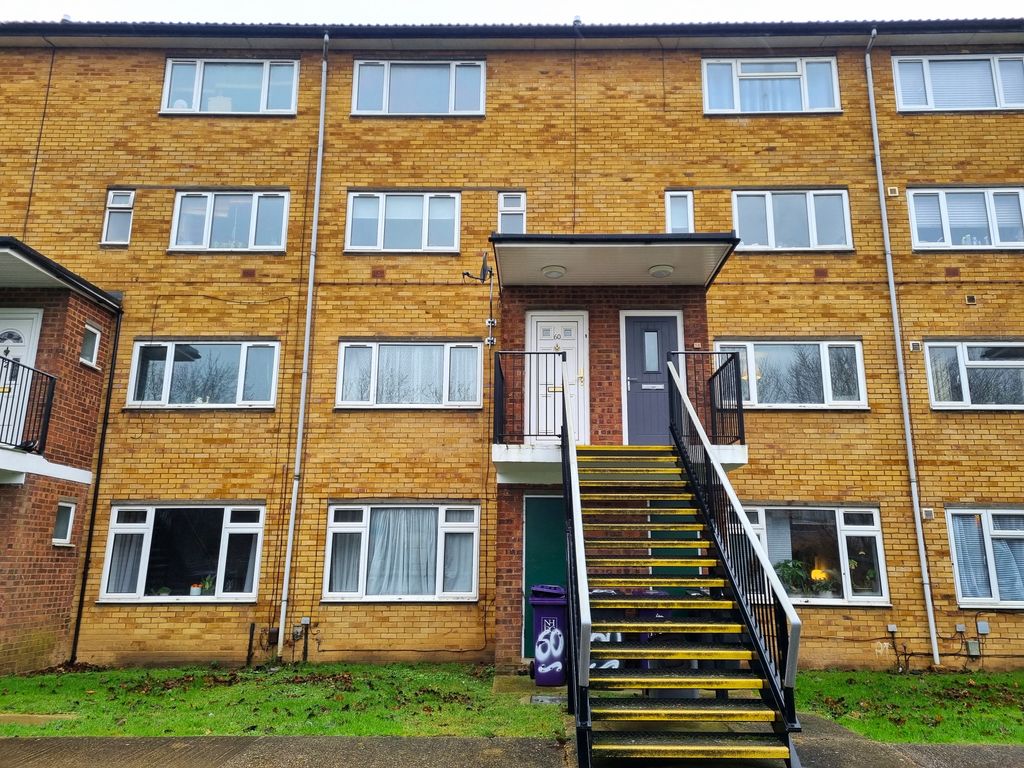 2 bed flat to rent in Shepherds Mead, Hitchin SG5, £1,100 pcm