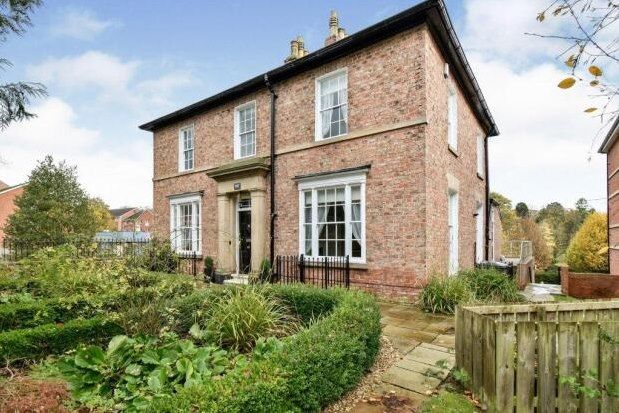6 bed detached house to rent in Grange Road, Darlington DL1, £3,000 pcm