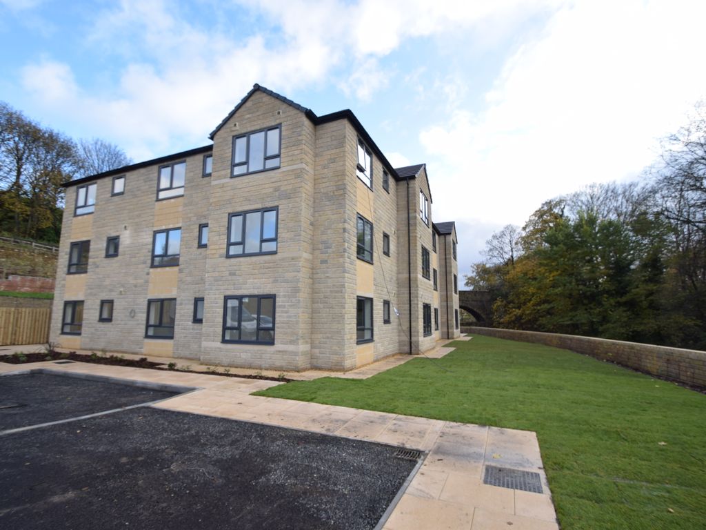 1 bed flat to rent in Beck View Way, Shipley BD18, £695 pcm