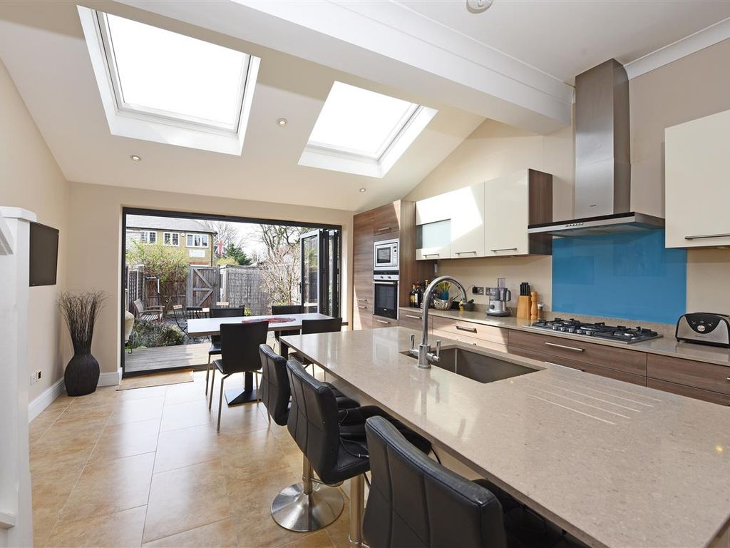 2 bed end terrace house for sale in Evelyn Road, London SW19, £800,000