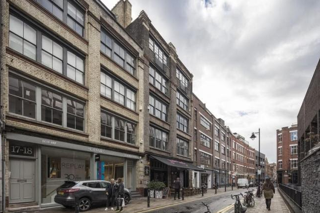 Office to let in Great Sutton Street, Farringdon EC1V, Non quoting