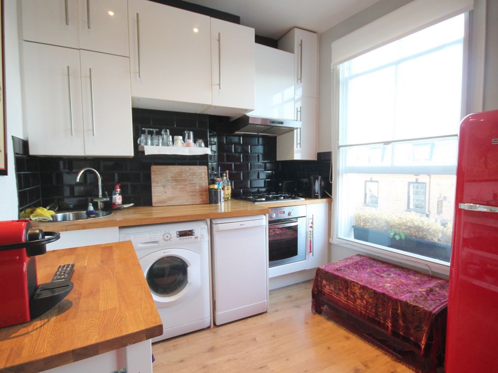 1 bed flat for sale in Malden Place, Chalk Farm NW5, £375,000