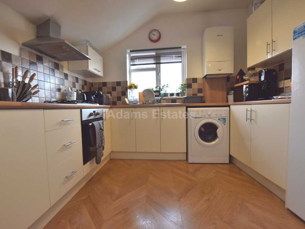 5 bed flat to rent in London Road, Reading, Berkshire RG1, £2,250 pcm
