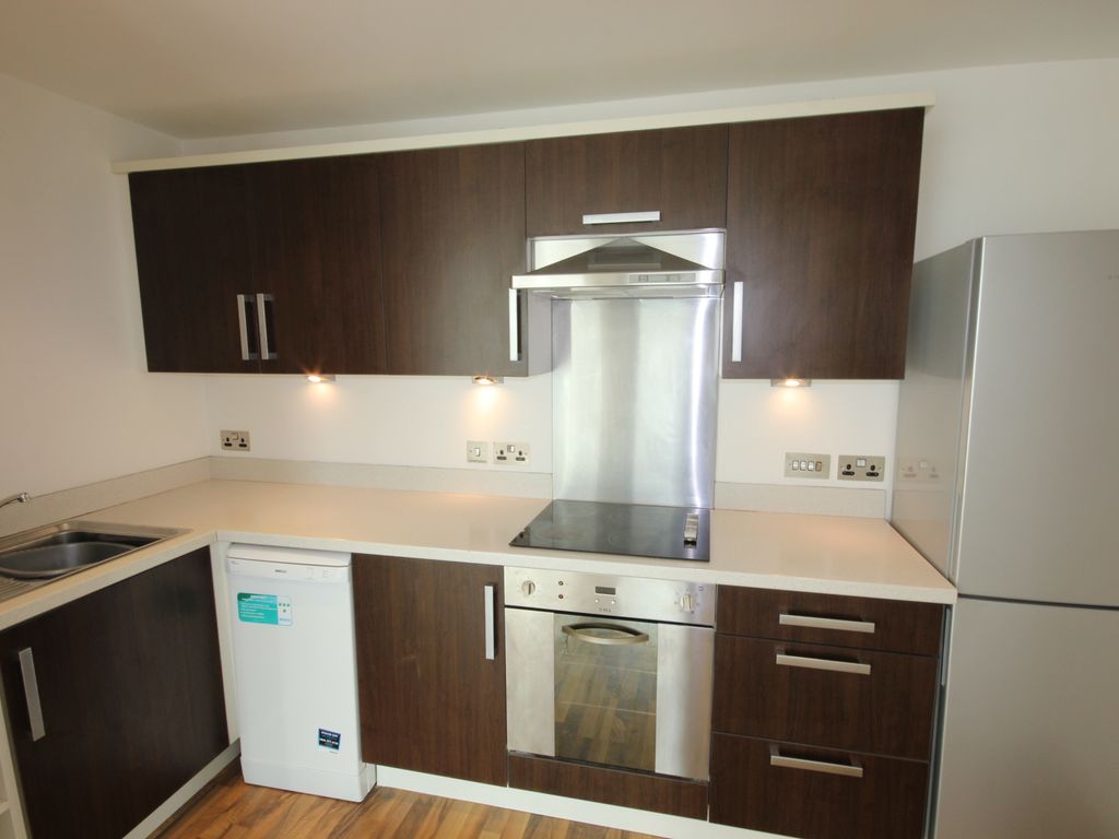 2 bed flat to rent in 4 City Point, 1 Solly Street, Sheffield City Centre S1, £925 pcm