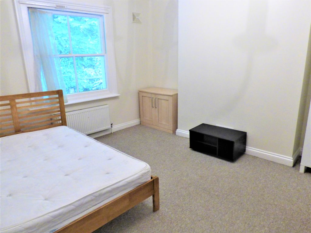 4 bed town house to rent in City Road, Winchester SO23, £2,350 pcm