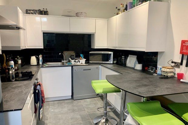 6 bed shared accommodation to rent in Acomb Street, Manchester M15, £3,900 pcm