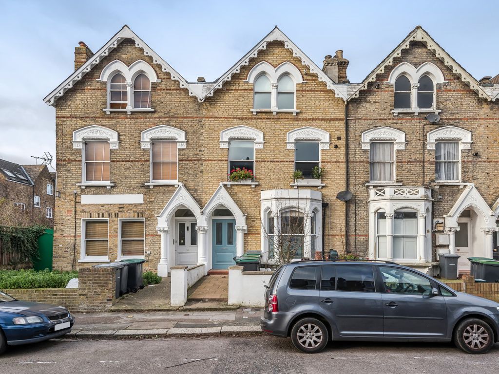 2 bed flat to rent in Lorne Road, London N4, £3,150 pcm