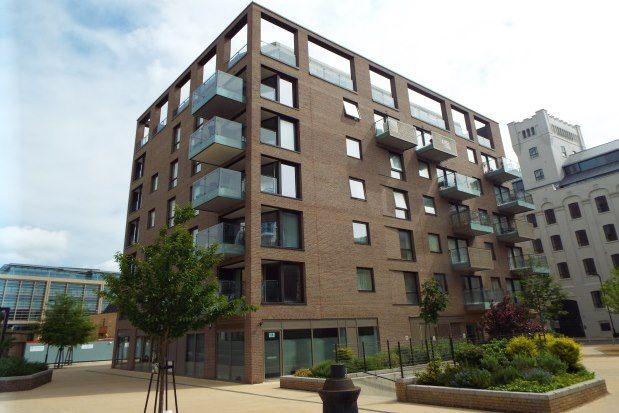 2 bed flat to rent in 2 Mill Park, Cambridge CB1, £1,600 pcm