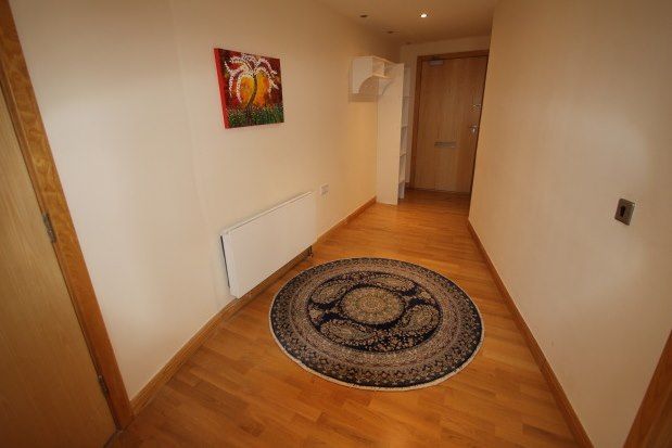 3 bed flat to rent in Ingram Street, Glasgow G1, £1,200 pcm