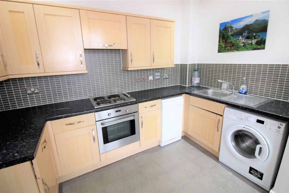 2 bed flat to rent in Upper Clapton, Hackney E5, £2,080 pcm