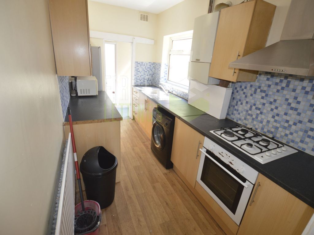 4 bed terraced house to rent in Wilberforce Road, West End LE3, £295 pcm