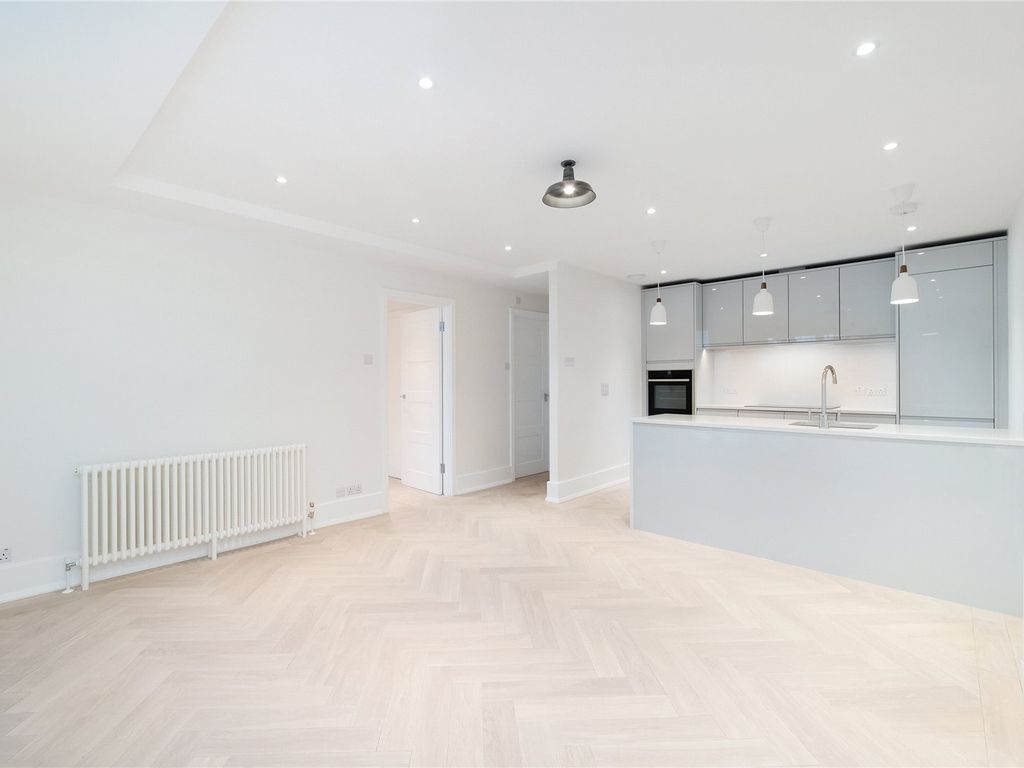 1 bed flat to rent in Earlham Street, Covent Garden WC2H, £2,968 pcm