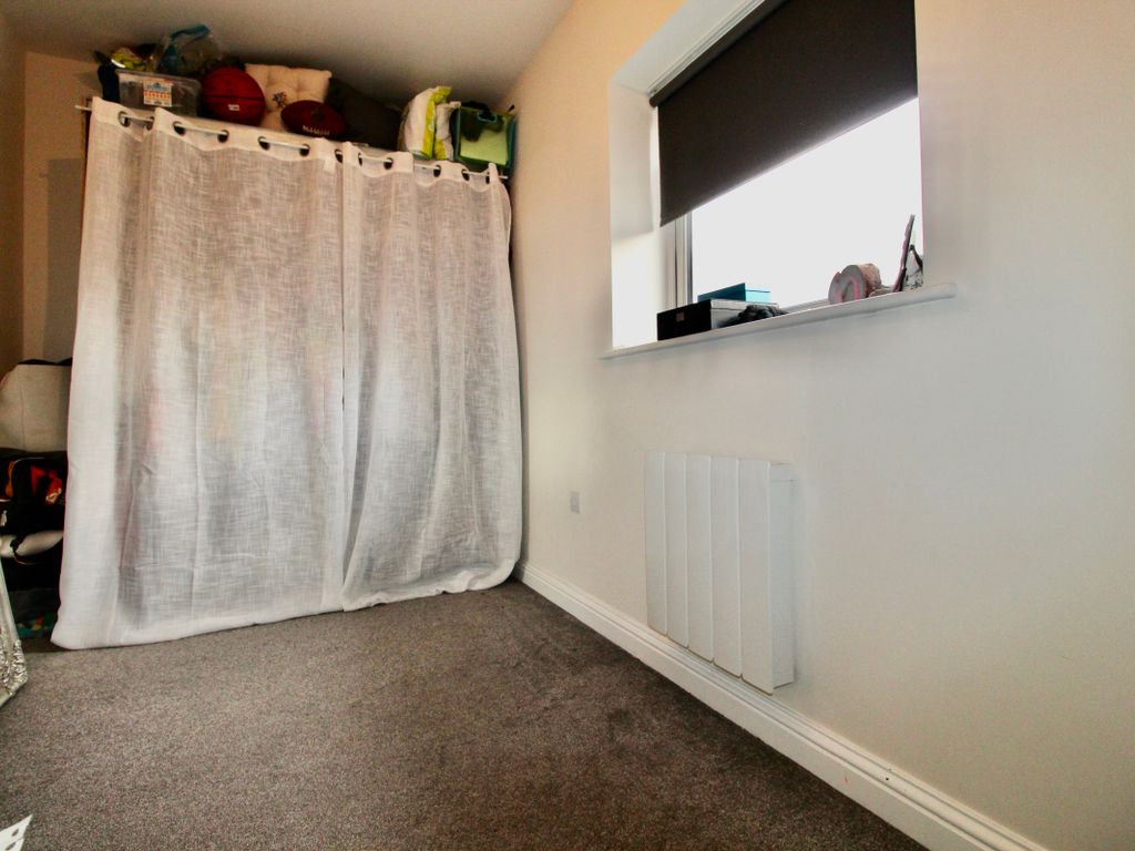 2 bed flat for sale in Eagle Way, Hampton Centre, Peterborough PE7, £160,000