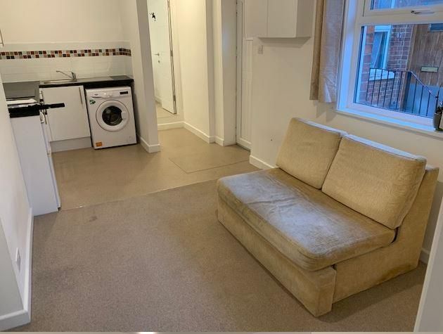 1 bed flat to rent in Newbury, Berkshire RG14, £800 pcm