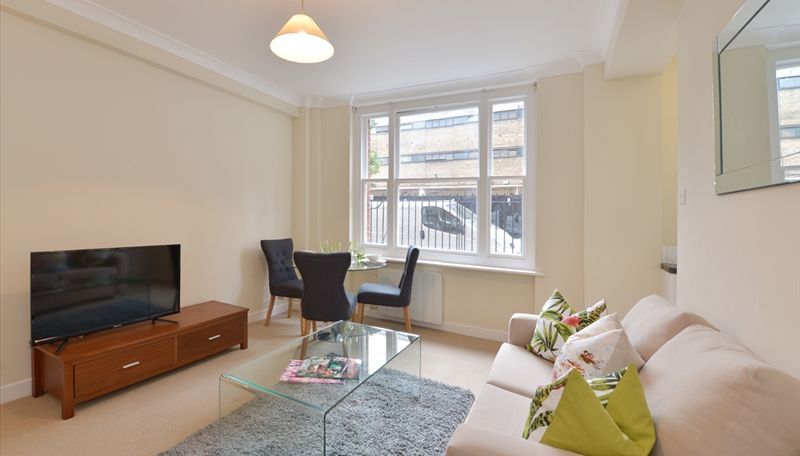 1 bed flat to rent in Hill Street, London W1J, £3,012 pcm