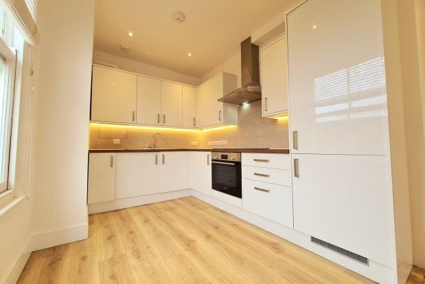 1 bed flat to rent in Powis Street, London SE18, £1,400 pcm