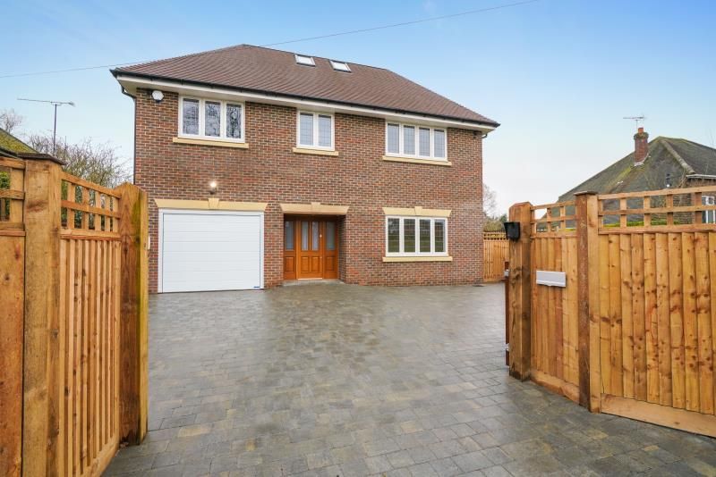 5 bed detached house to rent in Woodham Road, Horsell, Woking, Surrey GU21, £5,995 pcm