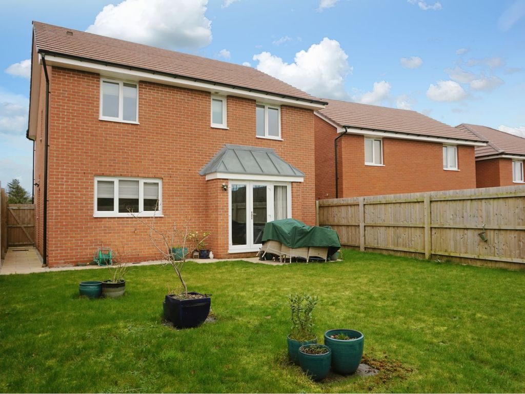 4 bed detached house for sale in Oak Tree Rise, Malpas SY14, £440,000