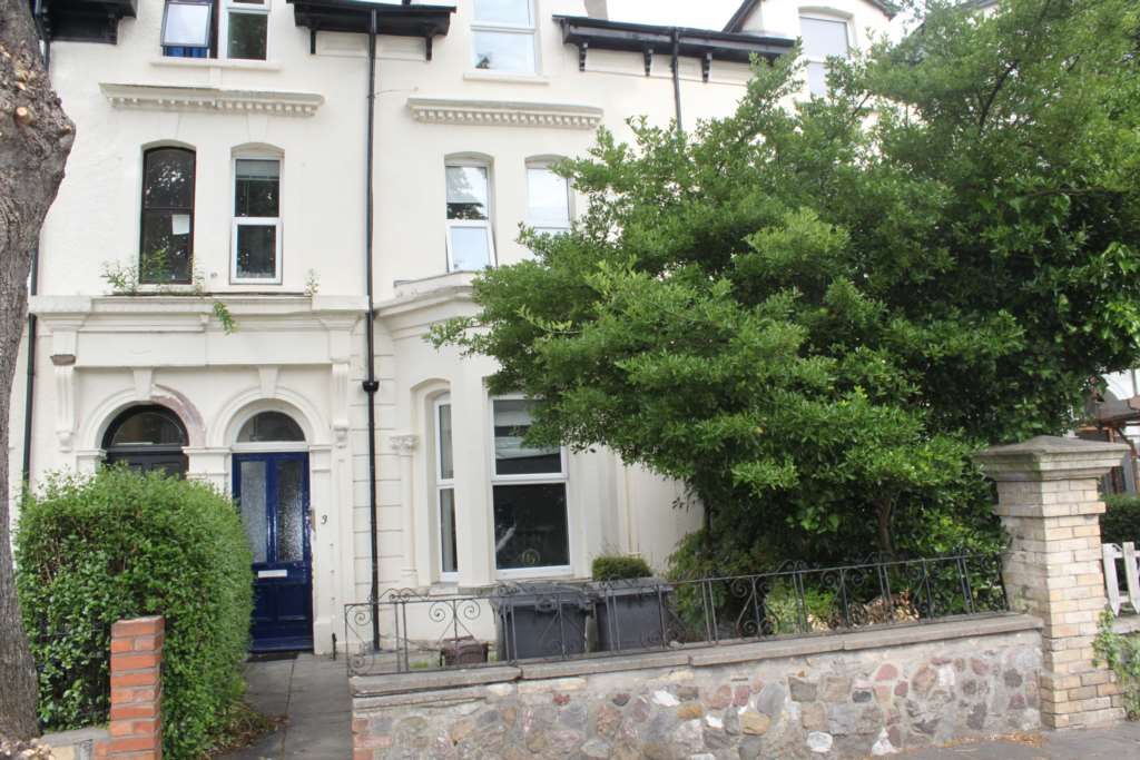 1 bed flat to rent in Eastgrove, Roath, Cardiff CF24, £950 pcm