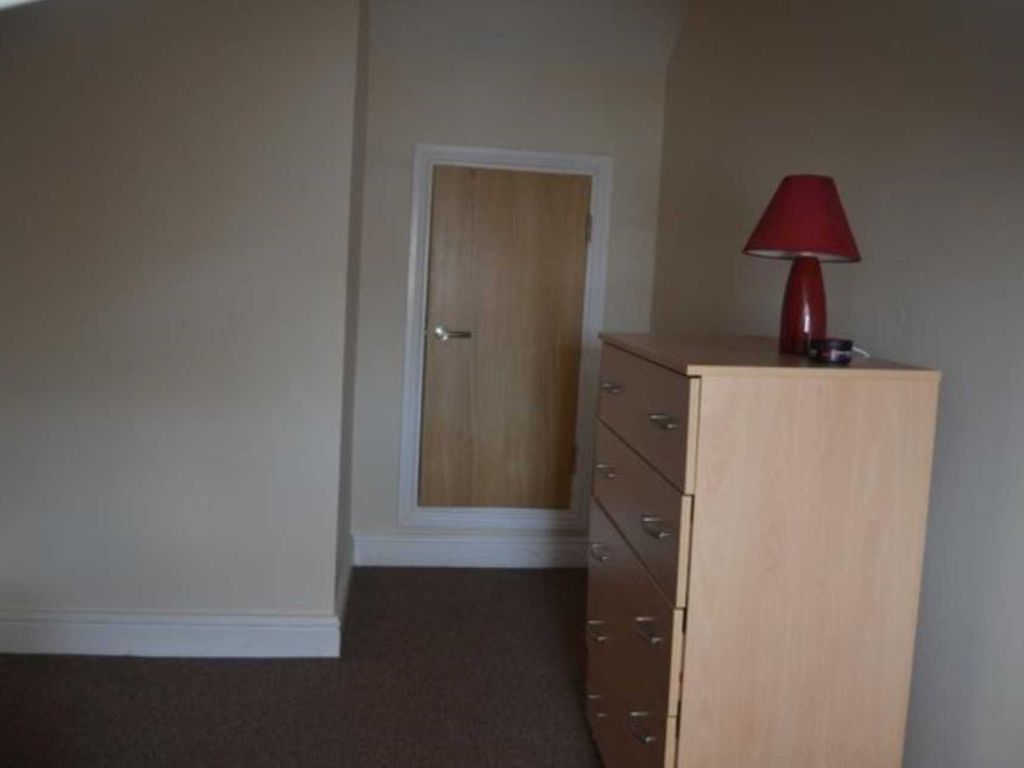 4 bed flat to rent in Llanbleddian, Cardiff CF24, £1,720 pcm