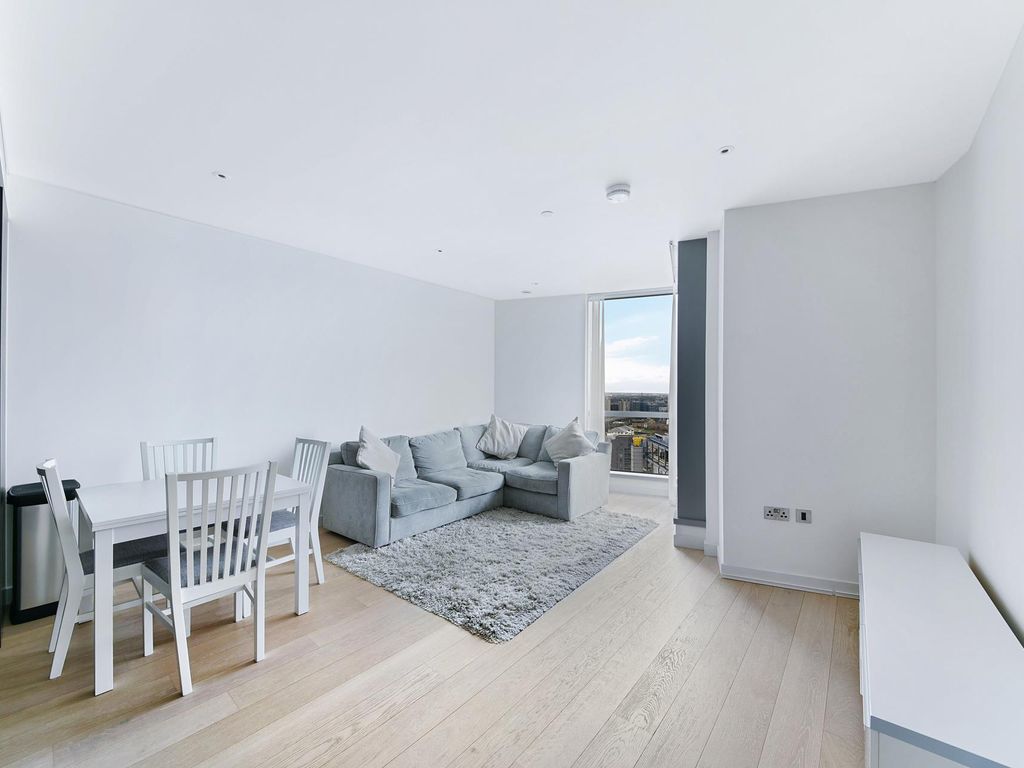 1 bed flat for sale in Charrington Tower, Biscayne Avenue, London E14, £500,000
