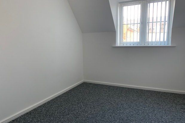 2 bed flat to rent in Greenings Court, Warrington WA2, £800 pcm