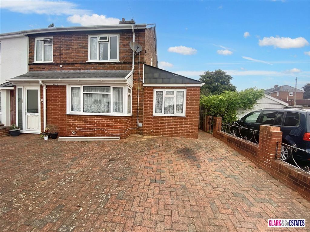 5 bed property for sale in Beacon Avenue, Exeter EX4, £495,000