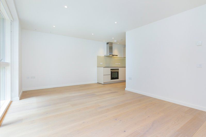 1 bed flat to rent in Fouberts Place, London W1F, £3,012 pcm