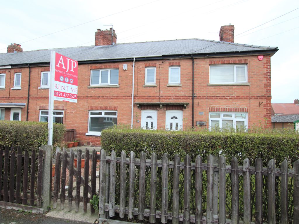 3 bed terraced house to rent in Ernwill Avenue, Castletown, Sunderland SR5, £780 pcm