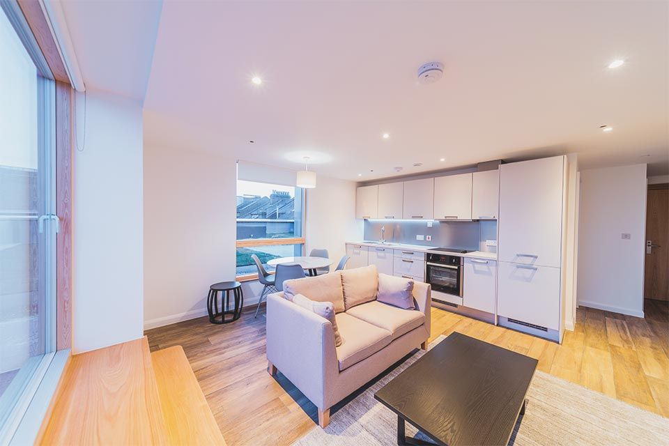 1 bed flat to rent in Queen Street, Maidenhead, Berkshire SL6, £1,400 pcm