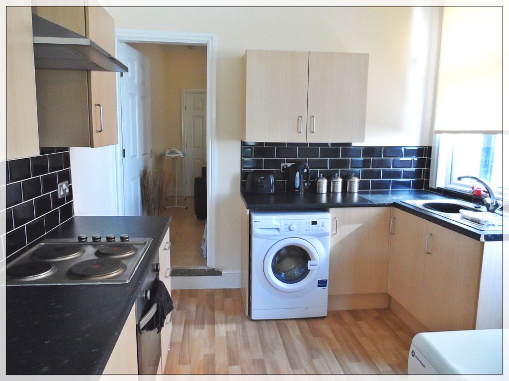 Room to rent in Cemetery Road, Woodlands DN6, £477 pcm