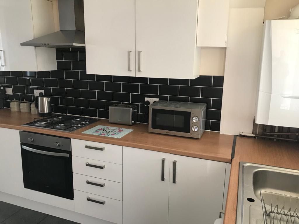 Room to rent in Welfare Road, Woodlands DN6, £498 pcm