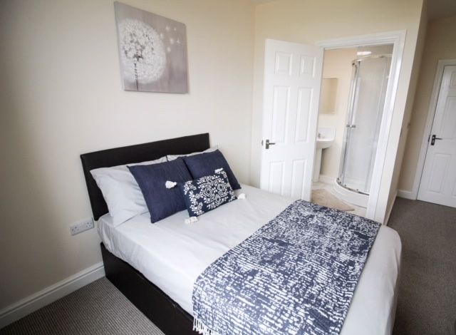 Room to rent in Rosedale Road, Bentley DN5, £542 pcm